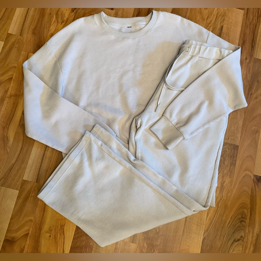 Comfrt WOMANS Ivory Waffle Lounge Set Shirt Pants Medium